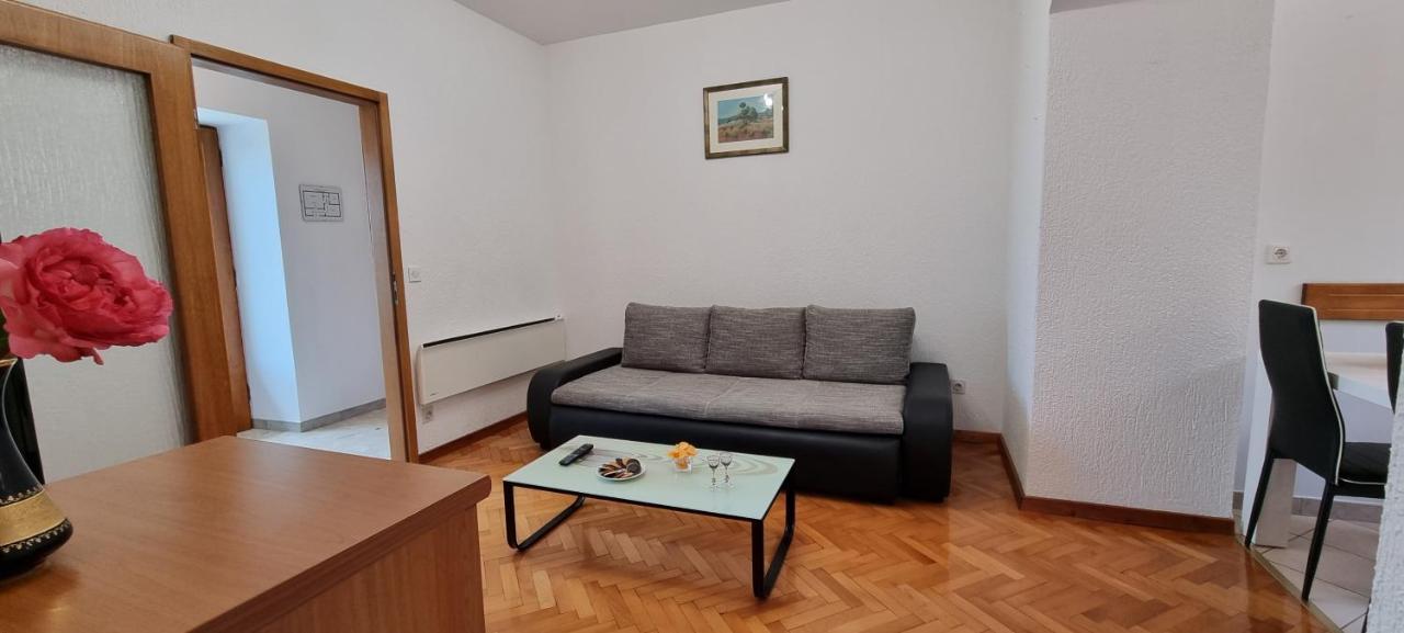Anamarija Apartamento *